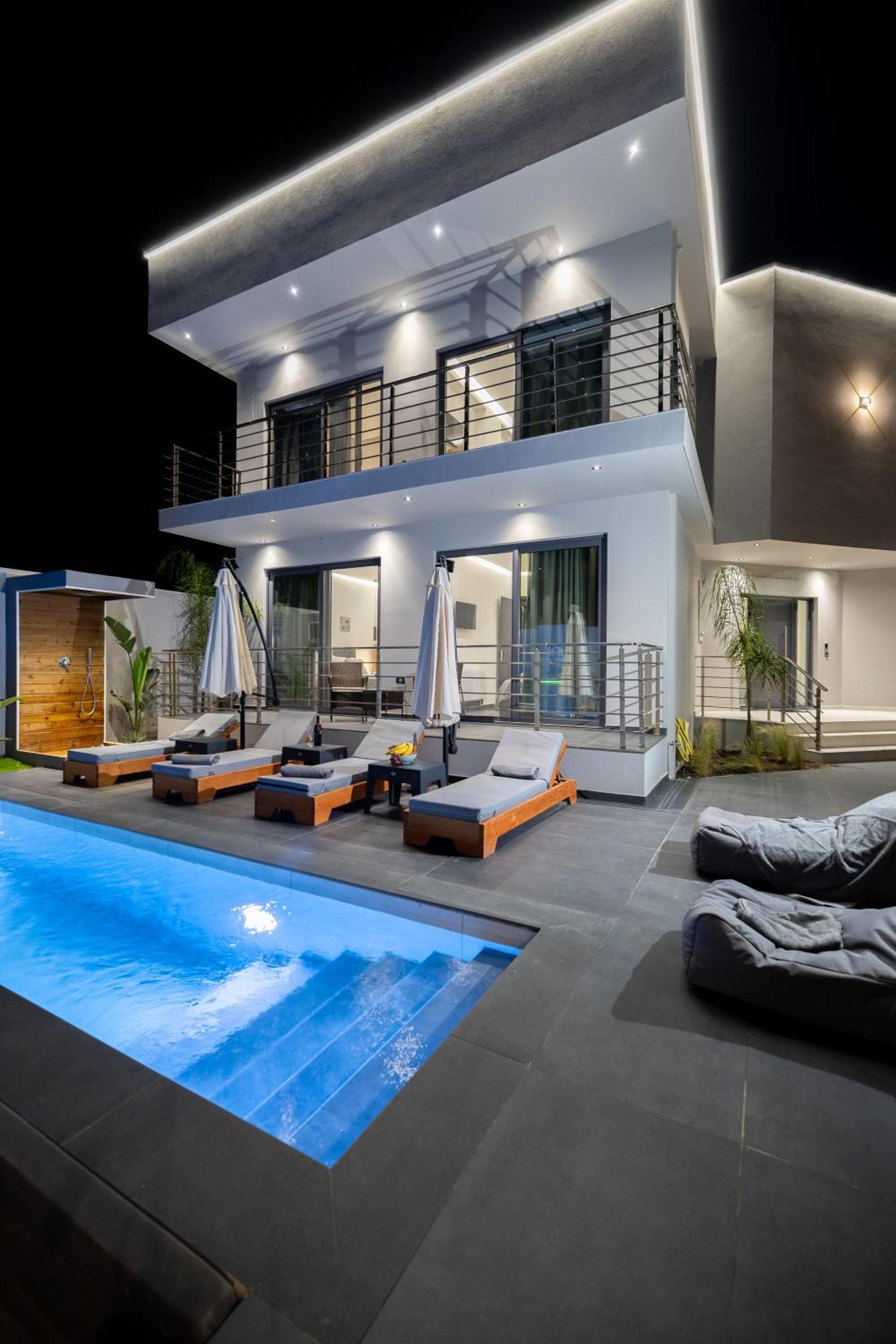 Μr & Μrs Grey Luxury Villas Ambelokipoi  Bagian luar foto