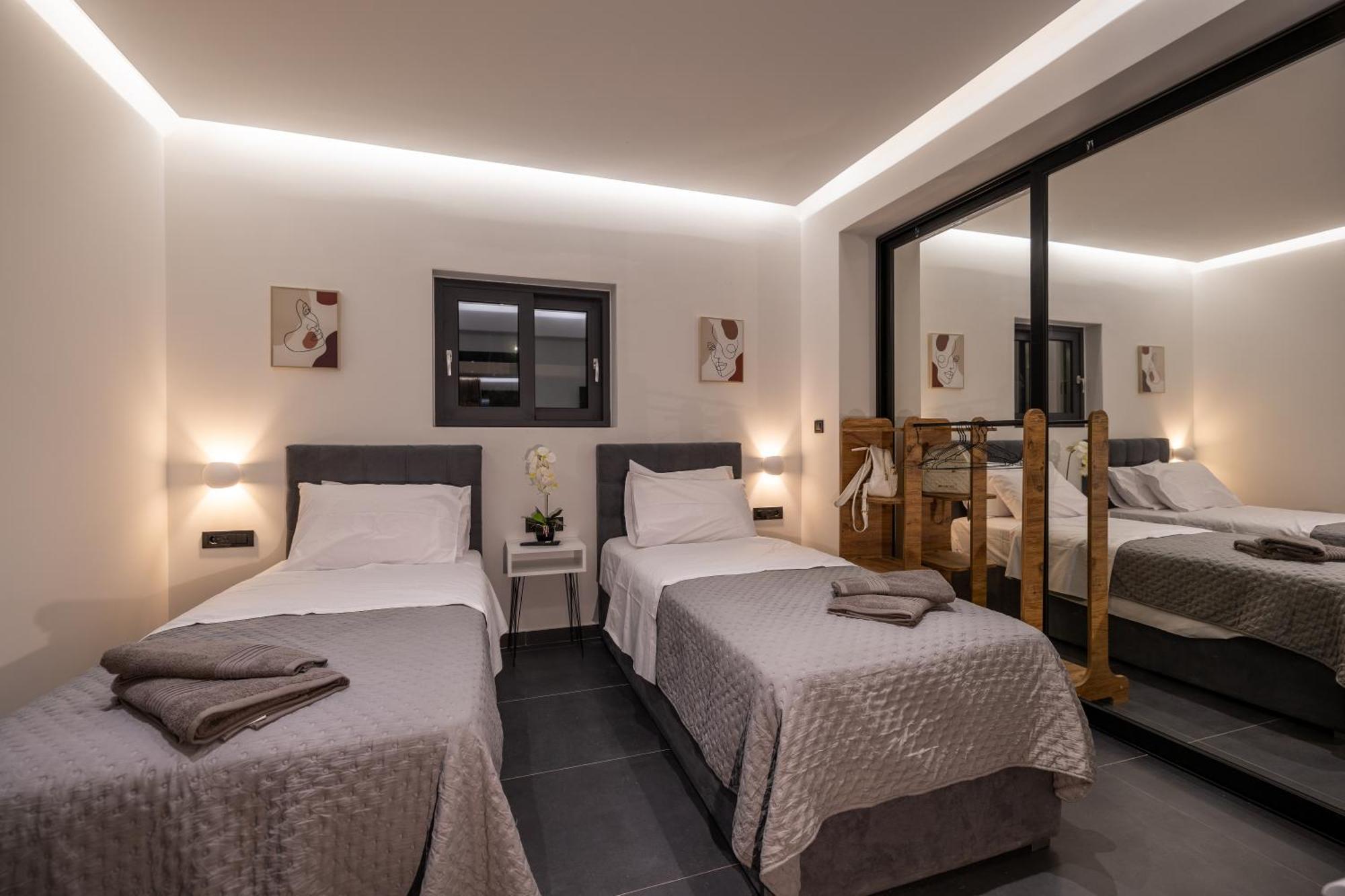 Μr & Μrs Grey Luxury Villas Ambelokipoi  Bagian luar foto