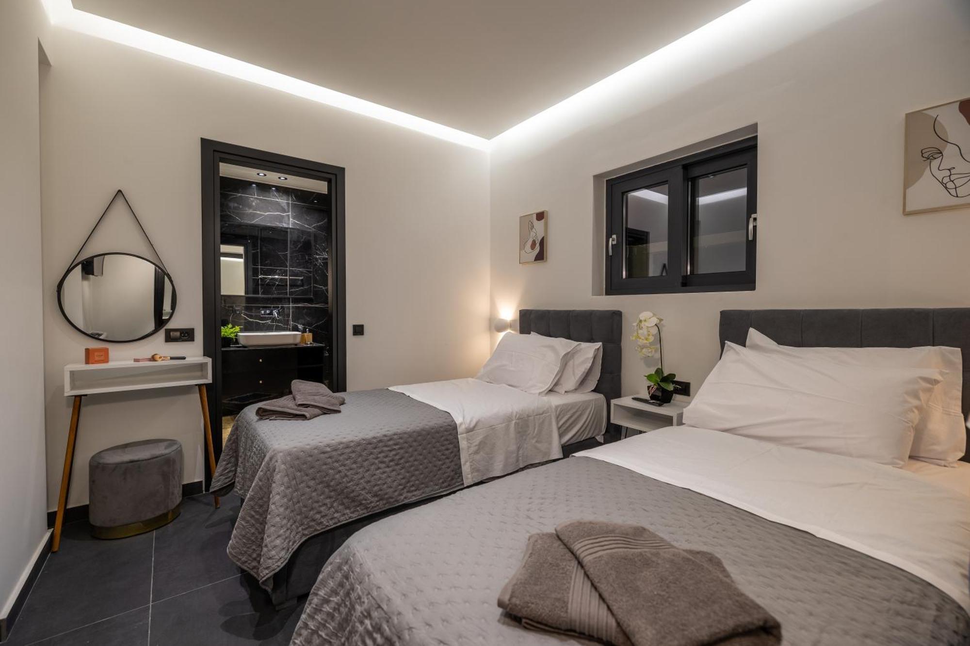 Μr & Μrs Grey Luxury Villas Ambelokipoi  Bagian luar foto