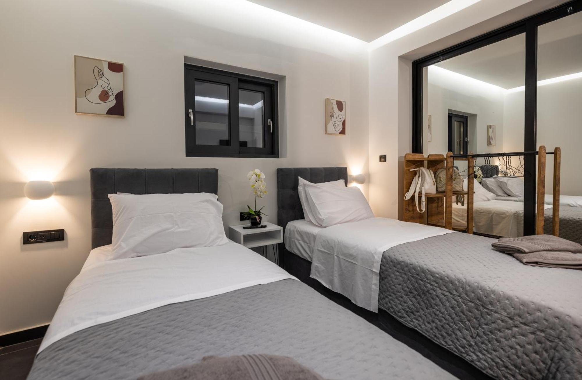 Μr & Μrs Grey Luxury Villas Ambelokipoi  Bagian luar foto